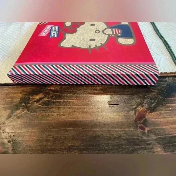 Hello Kitty travel scrapbook, see photos - Picture 9 of 9